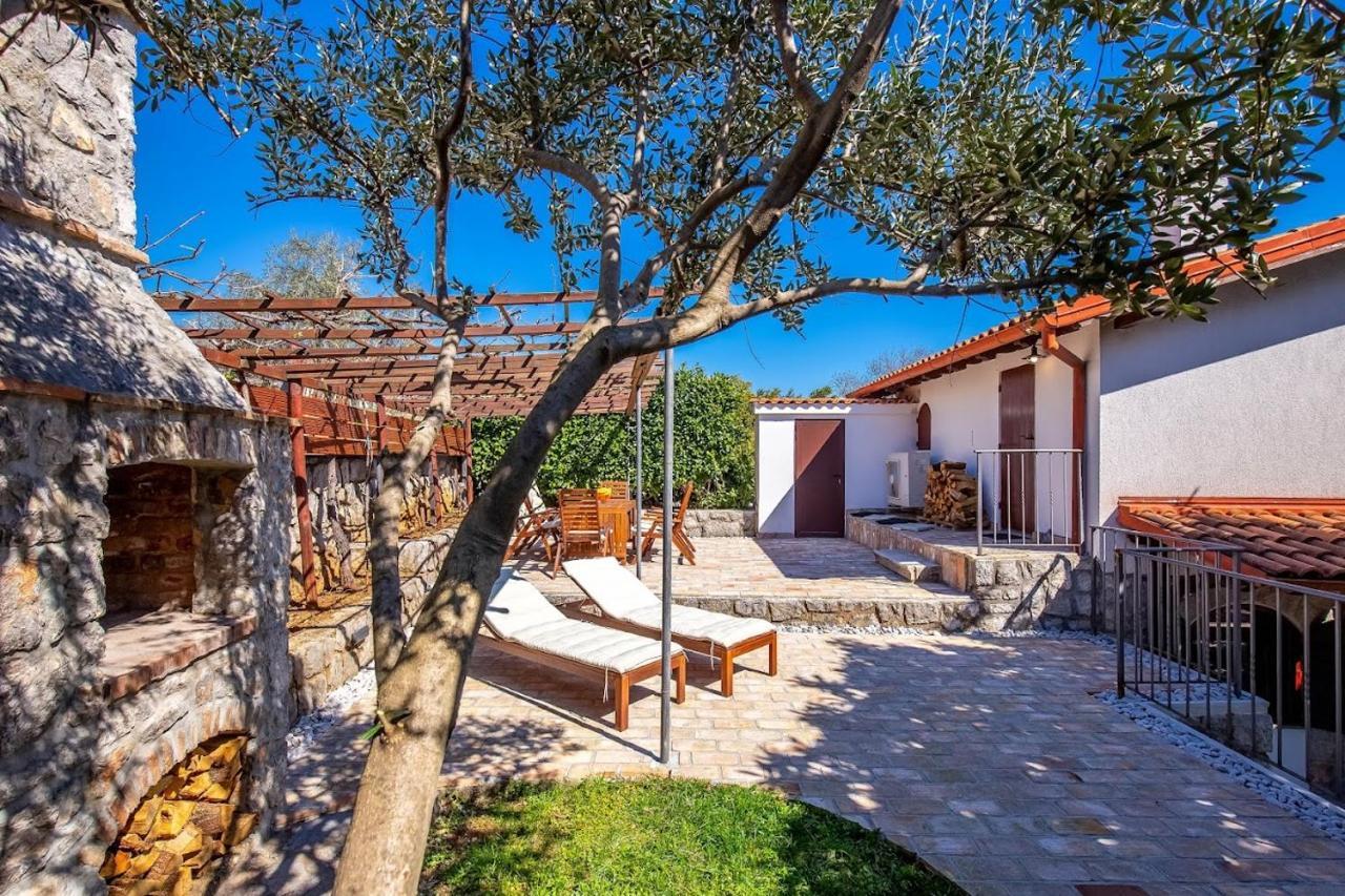 Olea Villa Ika Dış mekan fotoğraf